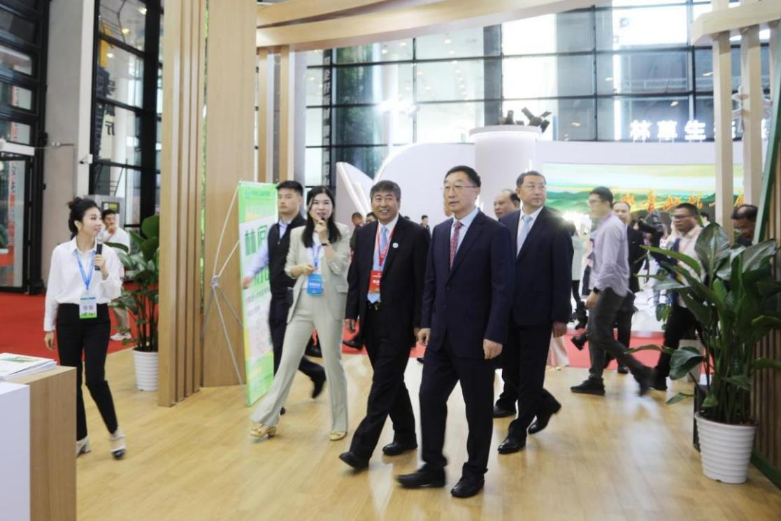 AG电游集团携多个林木产品亮相2024年世界林木业大会